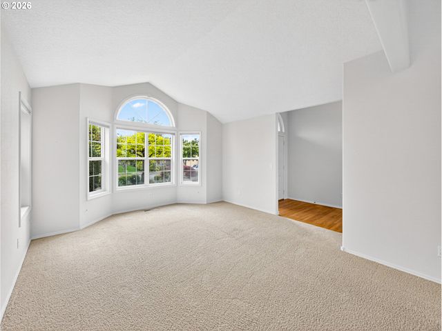 8955 Sw IOWA Dr, Tualatin, OR 97062