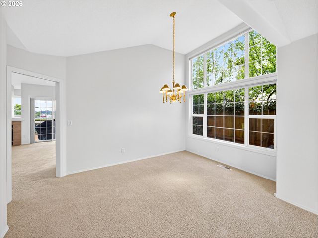 8955 Sw IOWA Dr, Tualatin, OR 97062