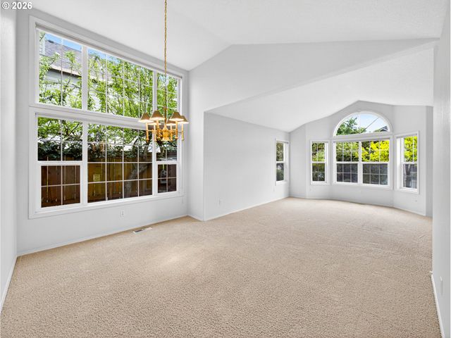 8955 Sw IOWA Dr, Tualatin, OR 97062