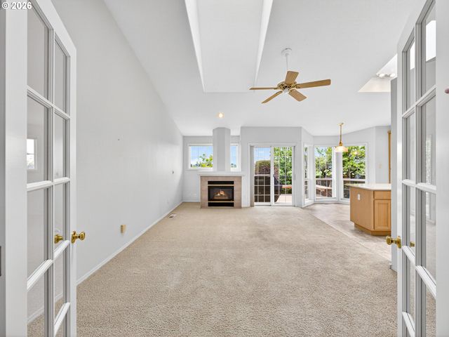 8955 Sw IOWA Dr, Tualatin, OR 97062