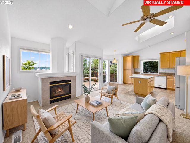 8955 Sw IOWA Dr, Tualatin, OR 97062