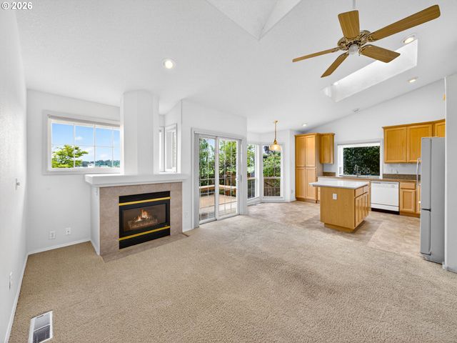 8955 Sw IOWA Dr, Tualatin, OR 97062