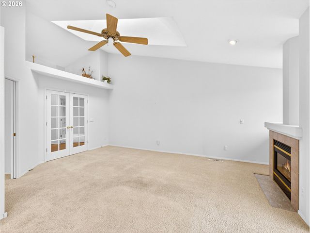 8955 Sw IOWA Dr, Tualatin, OR 97062