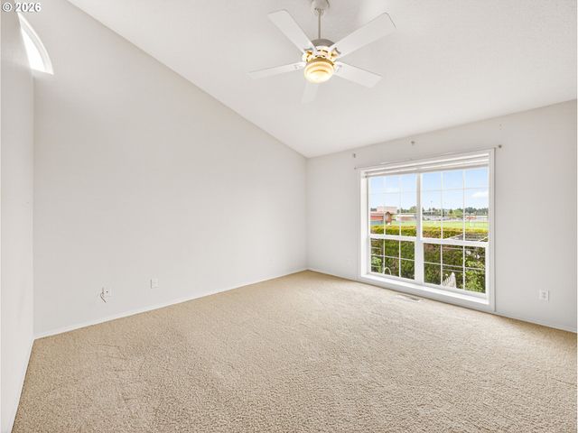 8955 Sw IOWA Dr, Tualatin, OR 97062