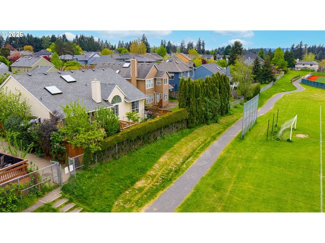 8955 Sw IOWA Dr, Tualatin, OR 97062
