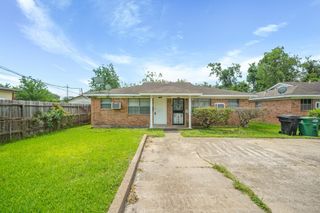 6116 Octavia Street 1/2, Houston, TX 77026