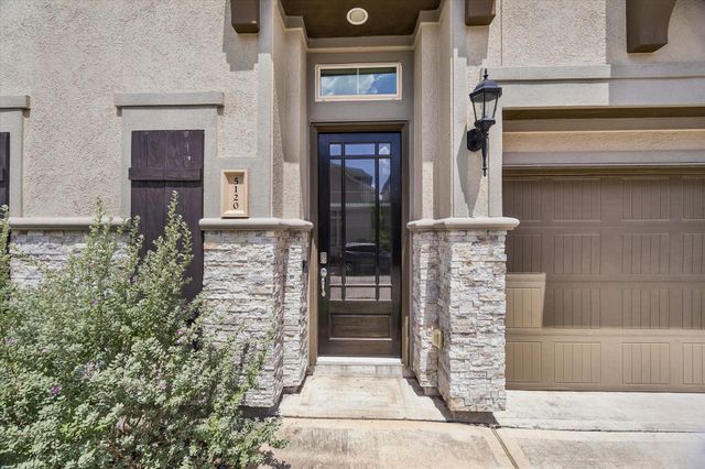 5120 E Lacey Garden Loop, Houston, TX 77018