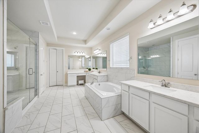5120 E Lacey Garden Loop, Houston, TX 77018