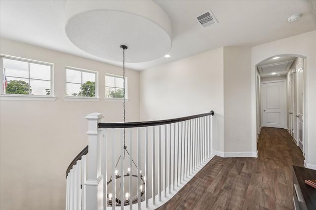 5120 E Lacey Garden Loop, Houston, TX 77018