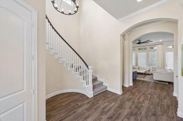 5120 E Lacey Garden Loop, Houston, TX 77018