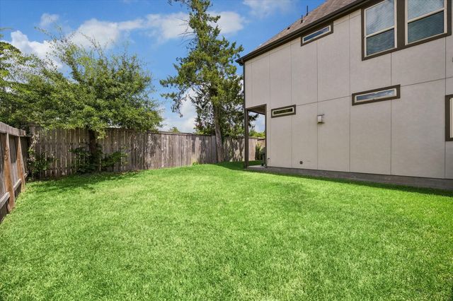 5120 E Lacey Garden Loop, Houston, TX 77018