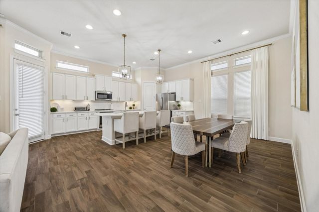 5120 E Lacey Garden Loop, Houston, TX 77018