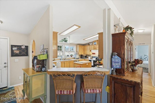 92 E WALROSE LOOP, Hayden, ID 83835