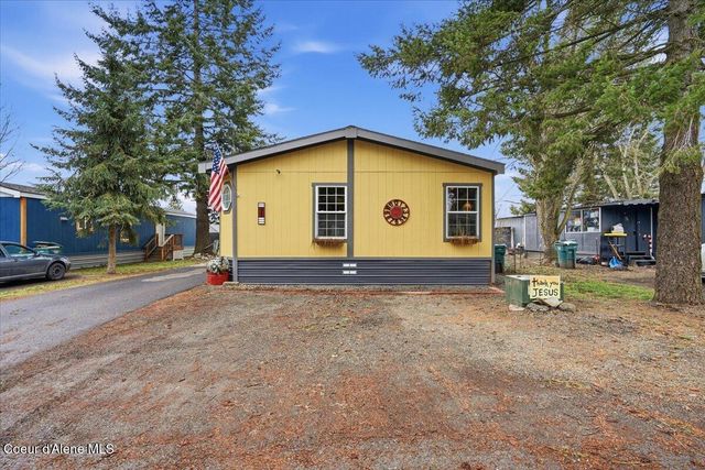 92 E WALROSE LOOP, Hayden, ID 83835