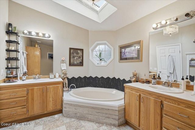 92 E WALROSE LOOP, Hayden, ID 83835