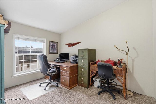 92 E WALROSE LOOP, Hayden, ID 83835