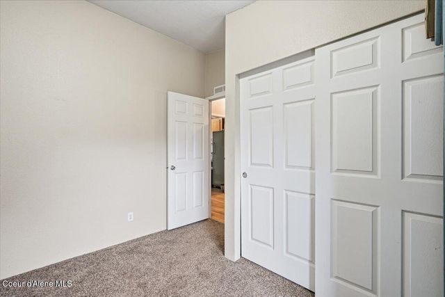 92 E WALROSE LOOP, Hayden, ID 83835