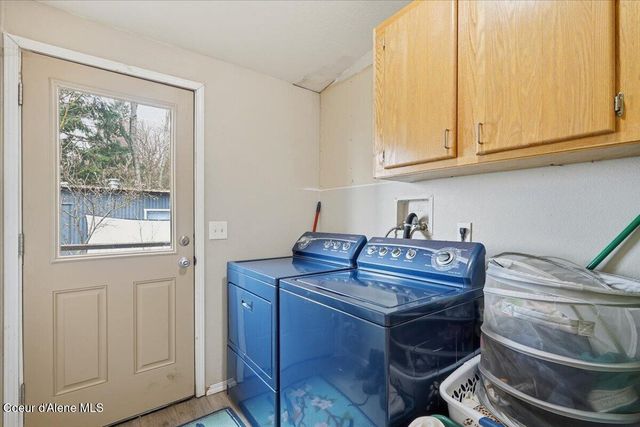 92 E WALROSE LOOP, Hayden, ID 83835