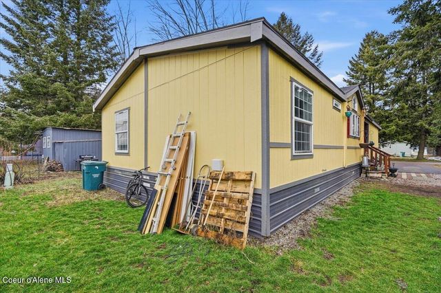 92 E WALROSE LOOP, Hayden, ID 83835