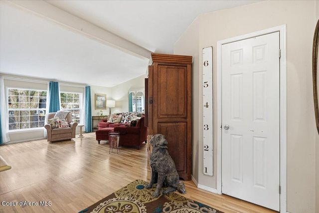 92 E WALROSE LOOP, Hayden, ID 83835