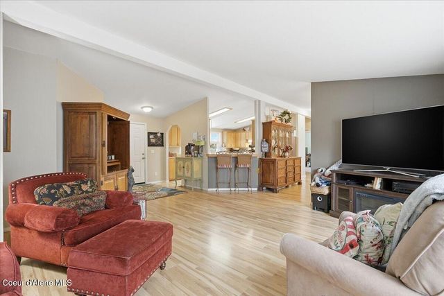 92 E WALROSE LOOP, Hayden, ID 83835