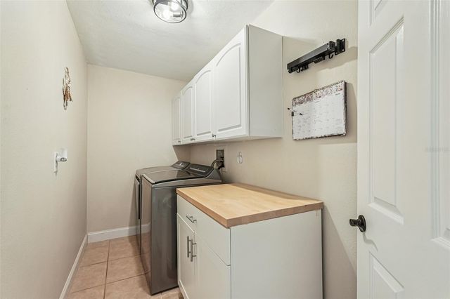 2304 SEATTLE SLEW DRIVE, Sarasota, FL 34240