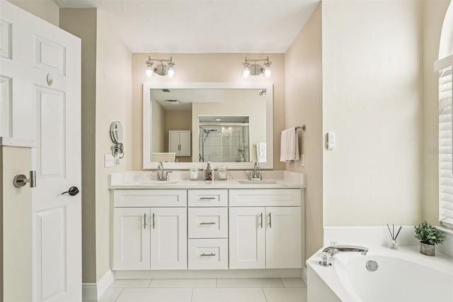 2304 SEATTLE SLEW DRIVE, Sarasota, FL 34240