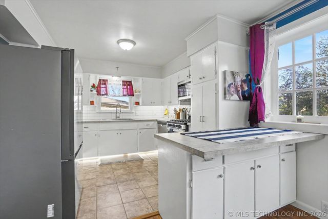 520 W Toledo Street, Broken Arrow, OK 74012