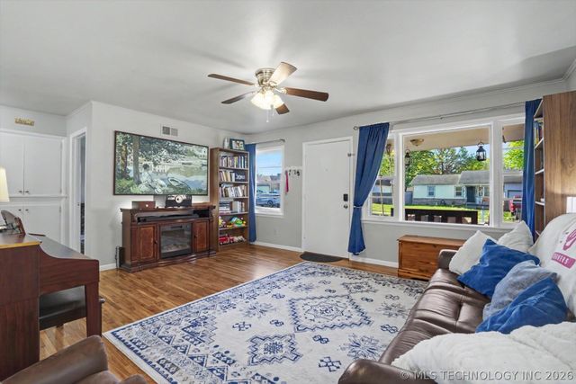 520 W Toledo Street, Broken Arrow, OK 74012