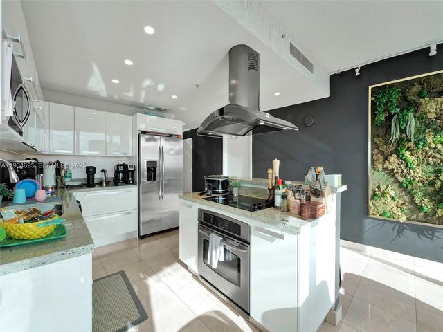 601 NE 36th St 1801, Miami, FL 33137