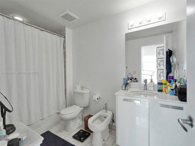 601 NE 36th St 1801, Miami, FL 33137