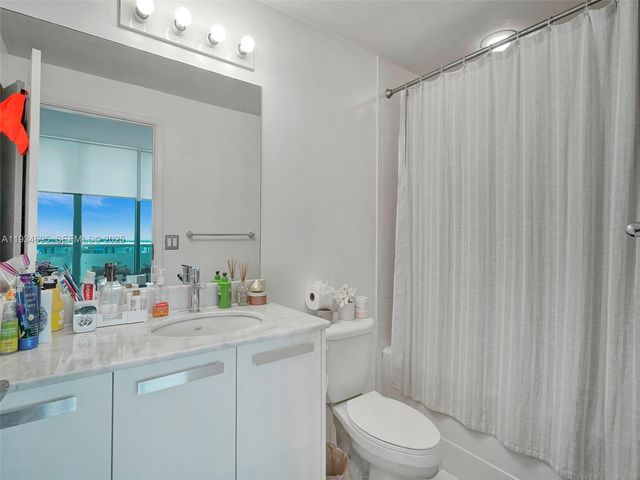 601 NE 36th St 1801, Miami, FL 33137