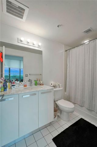 601 NE 36th St 1801, Miami, FL 33137