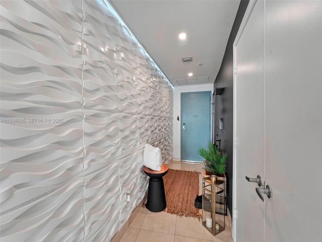 601 NE 36th St 1801, Miami, FL 33137