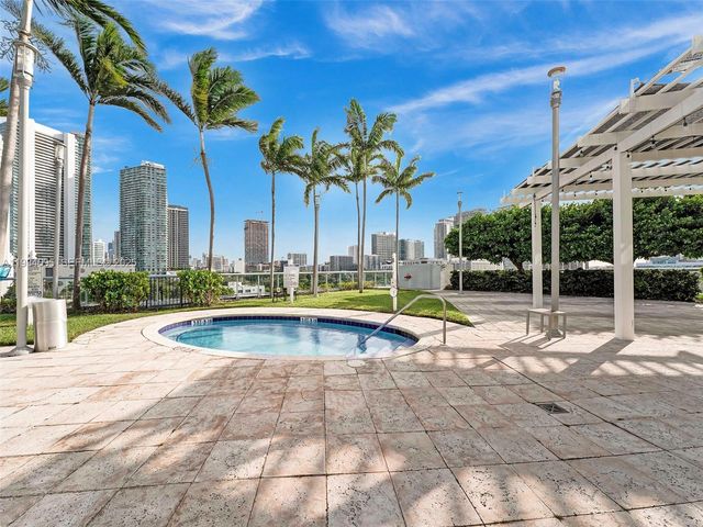 601 NE 36th St 1801, Miami, FL 33137
