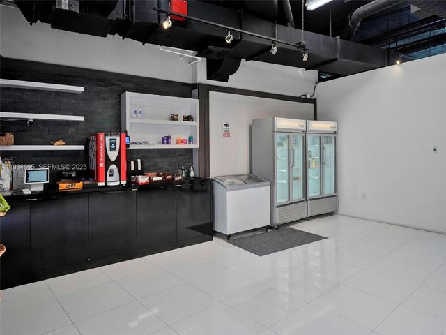 601 NE 36th St 1801, Miami, FL 33137