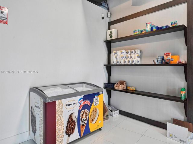 601 NE 36th St 1801, Miami, FL 33137