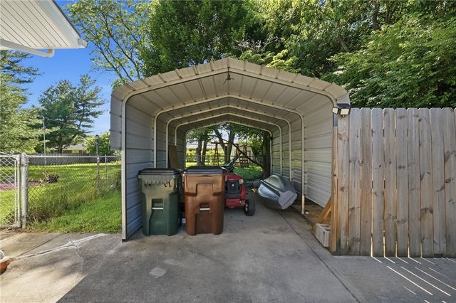 800 N Monroe Drive, Xenia, OH 45385