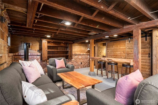 926 Lewis Avenue, Sumner, WA 98390