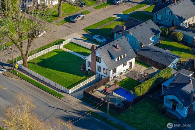 926 Lewis Avenue, Sumner, WA 98390