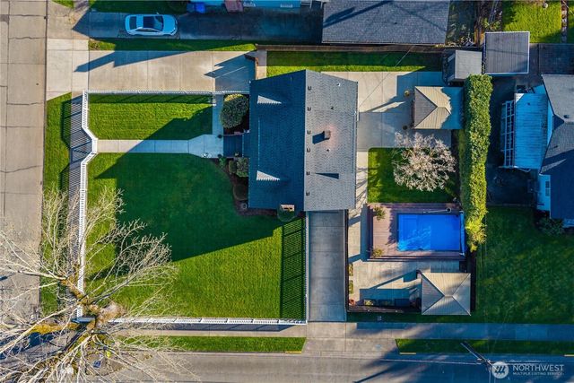 926 Lewis Avenue, Sumner, WA 98390