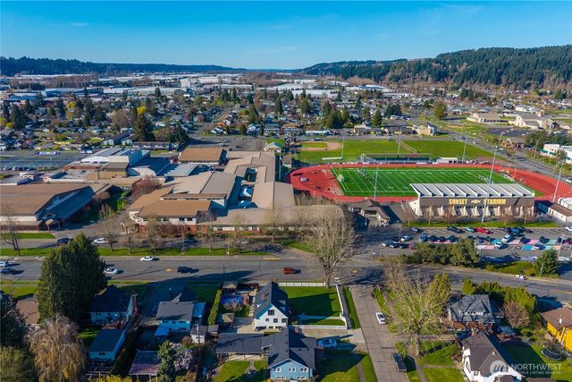 926 Lewis Avenue, Sumner, WA 98390