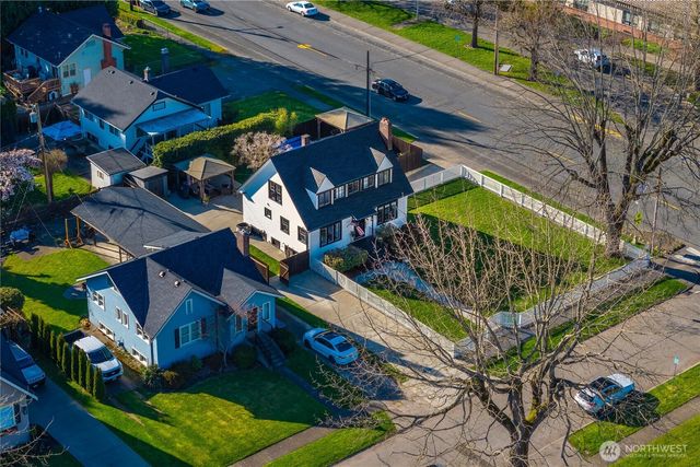 926 Lewis Avenue, Sumner, WA 98390