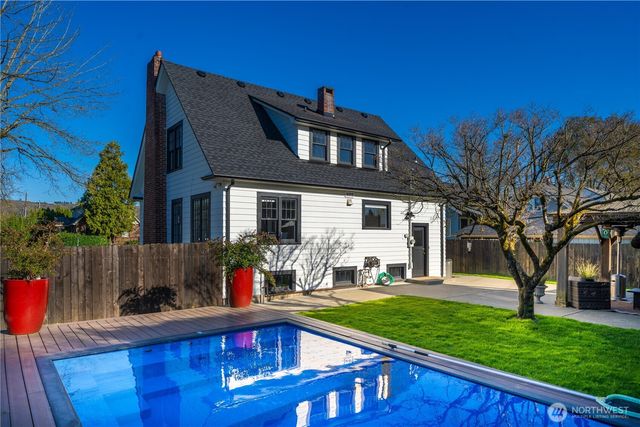 926 Lewis Avenue, Sumner, WA 98390