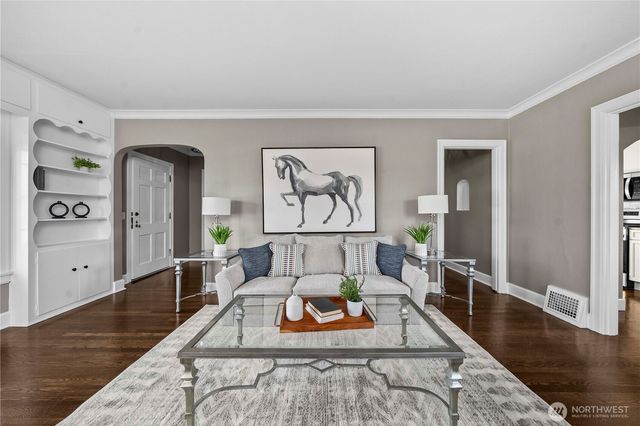 926 Lewis Avenue, Sumner, WA 98390