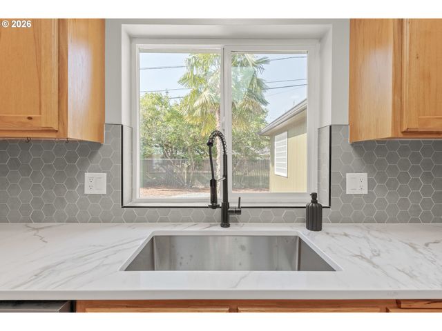 329 DEAN Ave, Eugene, OR 97404