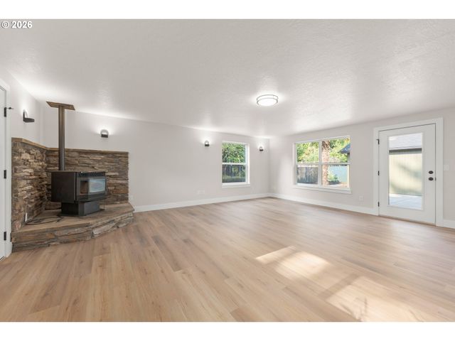 329 DEAN Ave, Eugene, OR 97404