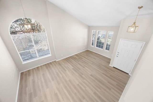 8133 Luling LN, Austin, TX 78729