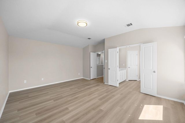 8133 Luling LN, Austin, TX 78729