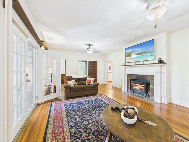 77 High Street, Hinsdale, NH 03451